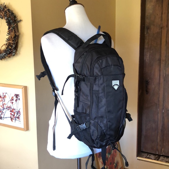 quest water backpack
